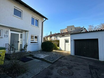 Saniertes Reinendhaus mit Garten und Garage