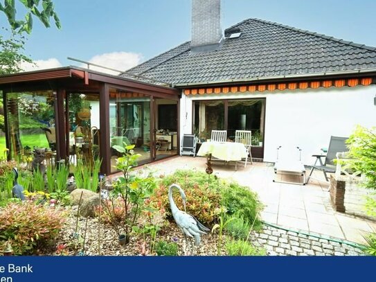 Schönes Zuhause mit Wintergarten, Sauna und Gartenoase