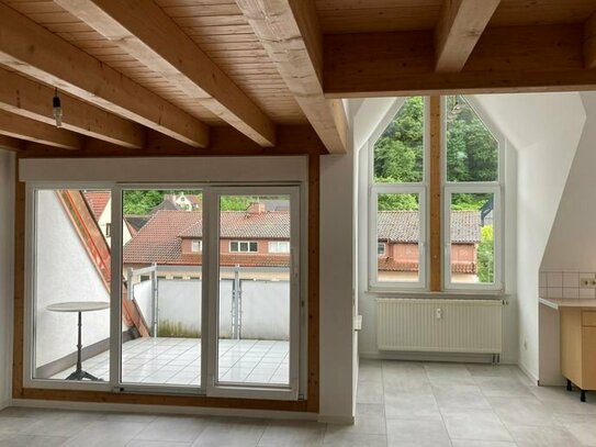 Wohnen auf zwei Ebenen: 3,5 Zimmer-Dachgeschoss-Maisonette-Wohnung in Albstadt-Tailfingen!