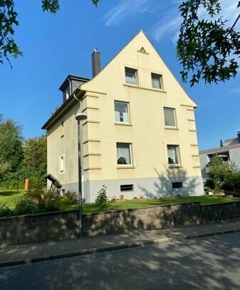 Freistehendes Dreifamilienhaus mit Doppelgarage in sehr guter Lage von Bochum-Linden zu verkaufen