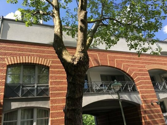 Wohnen auf Zeit: Möblierte 3-Zimmer-Dachgeschoss-Wohnung in Kreuzberg/Mitte für wohnen auf Zeit zu vermieten