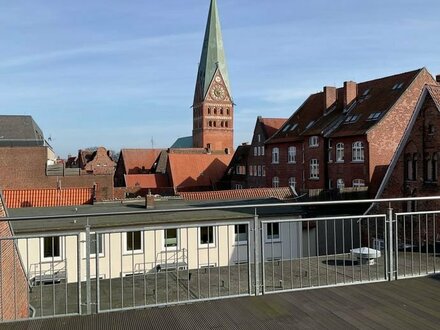 Über den Dächern Lüneburgs - Zentrale Wohnung mit großer Dachterrasse