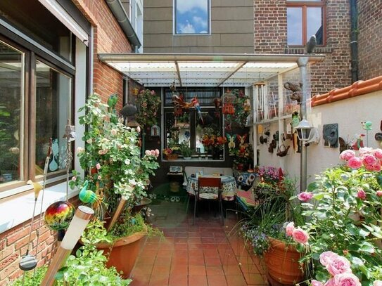 Märchentraum! Familienfreundliches Eigenheim mit Garten und Garage in vorteilhafter Lage