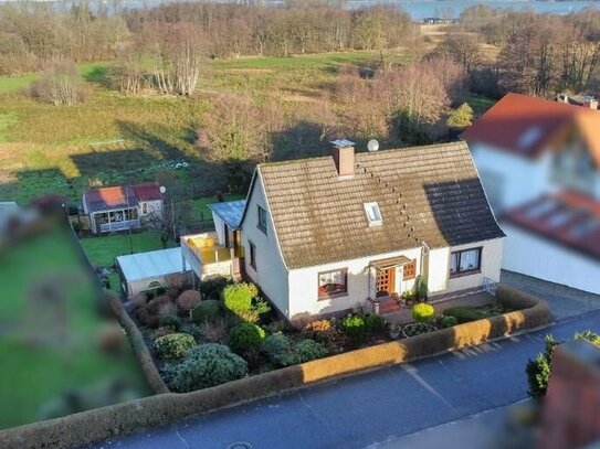 Traumhaft gelegenes Einfamilienhaus mit Blick zur Schlei