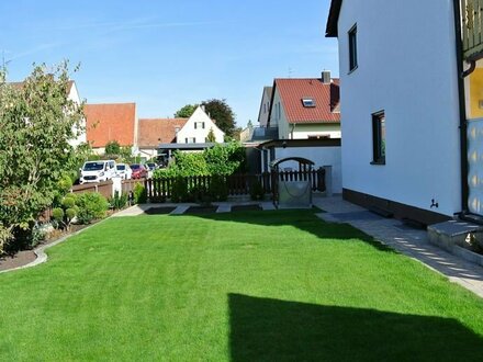 Doppelhaushälfte - mit großem Garten - in begehrter Lage