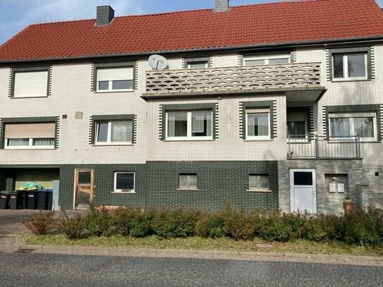 Gepflegtes Zweifamilienhaus mit Scheune in zentraler Lage von Ronshausen!