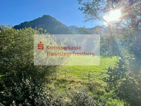 bezaubernde Eigentumswohnung mit Burgblick in Marquartstein