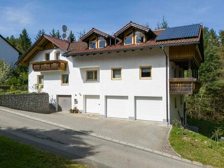 Großzügiges Wohlfühlhaus in ruhiger Waldrandlage, Nähe Tittling