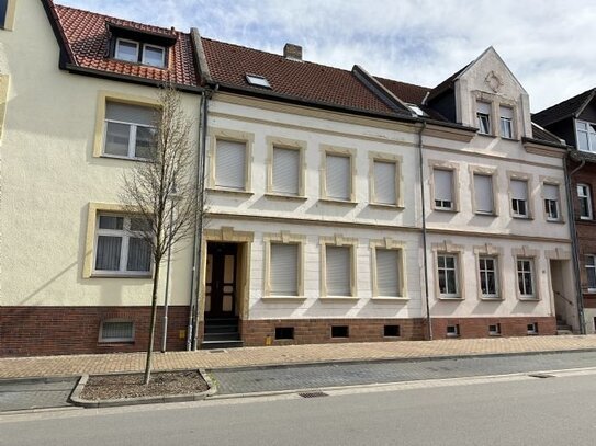 Großes Einfamilienhaus mit Nebengebäude und gemütlichem Grundstück in Salzwedel zu verkaufen.