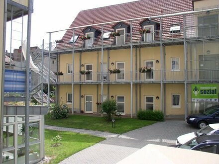 Kapitalanlage: Attraktive 2 Zimmer Dach Wohnung *** AWO Leistungen möglich ***