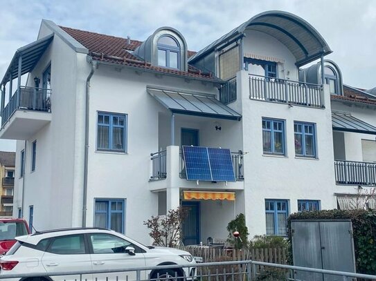 Kolbermoor: gepflegte und helle 2-Zimmer-Wohnung mit Balkon