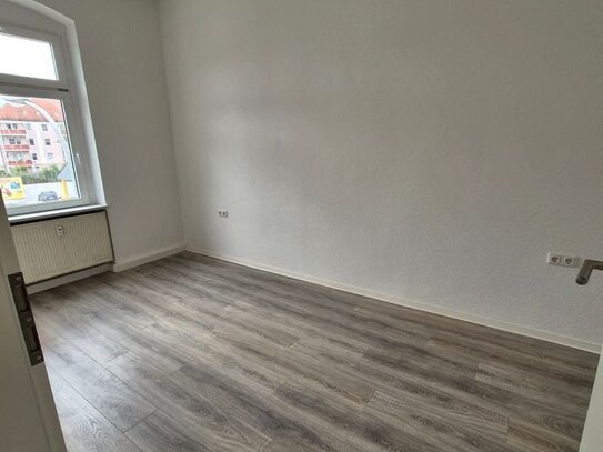 3 Raum Wohnung bald fertig renoviert