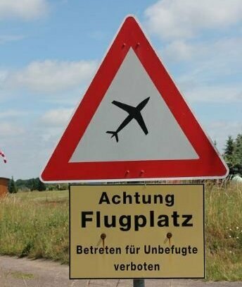 Flugplatzanteil mit zwei Holzhäusern! Freizeitgrundstück - Camp Ground - 5.910 qm! ACHTUNG NEU! GLASFASERLEITUNG FÜR SC…