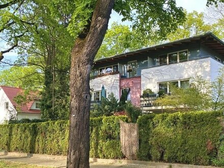 Nur 500m zum Wasser: gepflegte Wohnung mit Dachterrasse & Stellplatz