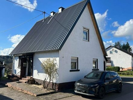 Kleines freistehendes Einfamilienhaus auch als Ferienhaus, geeignet, in idyllischer Lage in Hilst, Nähe deutsch- franzö…