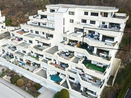 Großzügiges Wohnen am Stadtrand, riesige Dachterrasse . Hallenbad . Sauna