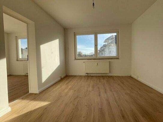 Treuenbrietzen: Albert-Schweitzer-Str.: sanierte 4 Zimmer-Wohnung mit ca. 73 m² per SOFORT