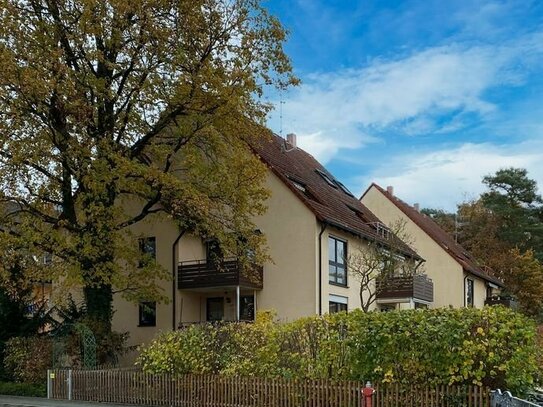 GROSSE 3 1/2-ZIMMER-ETW MIT BALKON UND EINZELGARAGE IN RUHIGER LAGE VON HEROLDSBERG