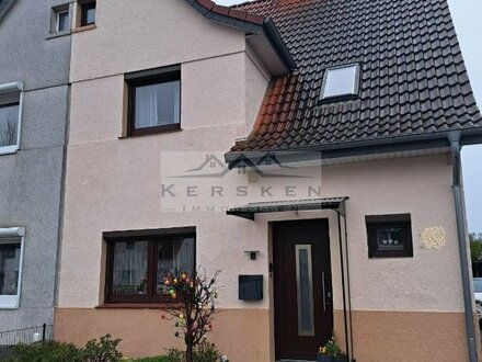 Doppelhaushälfte mit Carport, Kaminofen und Pool im Garten - in Delmenhorst zu verkaufen.