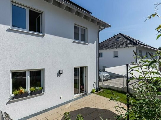 Moderne Doppelhaushälfte mit Südterrasse, Neuwertig & Energieeffizient