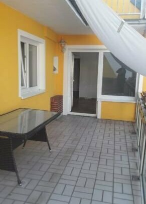 Großzügige Wohnung mit Parkett und Balkon und Einbauküche in ruhiger Wohnlage von Hastedt