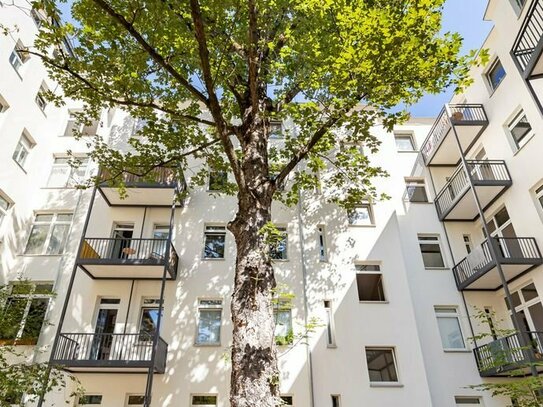 Mit Garten und Terrasse mitten in Kreuzberg: schöne, vermietete 3-Zimmer-Wohnung am Graefekiez!