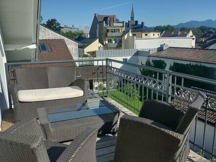 Wunderschön Dachgeschosswohnung mit riesigem Balkon und traumhaft Panoramablick auf die Alpen