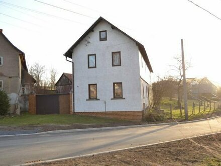 Einfamilienhaus mit Nebenräumen, großer Scheune, Nebengebäude und einer Gartenlandschaft mit vielen Möglichkeiten - Rei…