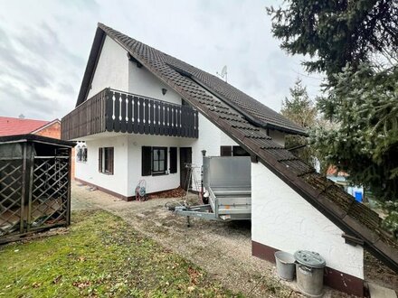 Potenzial trifft auf Gemütlichkeit: Bezahlbares Einfamilienhaus mit Garten und Garage