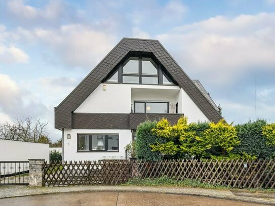 Architektenhaus mit Garten und Pool