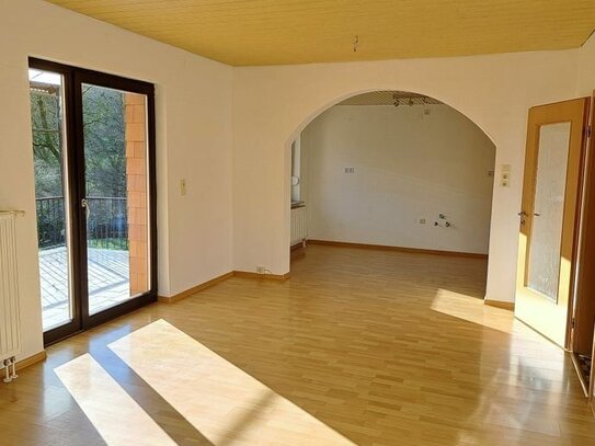 Gepflegtes Wohnhaus mit Balkon und großem Garten mit Fernblick in Merzig-Mondorf