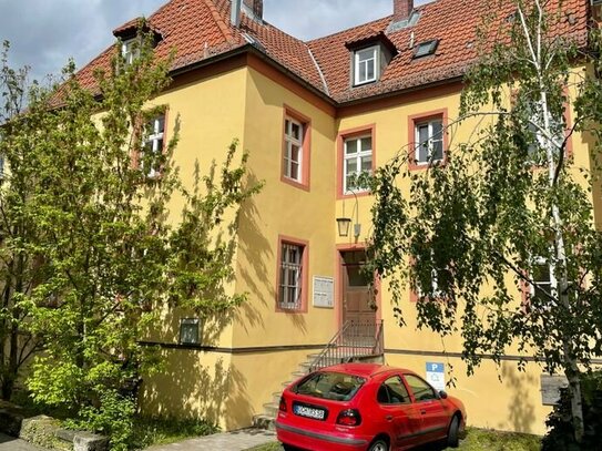 3-Zimmerwohnung in schöner Lage in Heidingsfeld zu vermieten, nicht WG-geeignet.