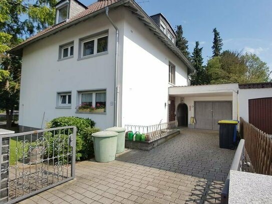 Kapitalanlage !!! Mehrfamilienhaus mit großem Garten und Garagen in zentraler Lage von Friedberg