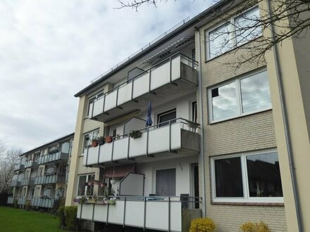 Sonnige 2,5 Zimmer Wohnung mit einem schönen Balkon in Norderstedt-Glashütte zu vermieten!!