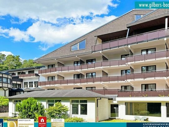 Gondorf (Eifel): Hotelkomplex mit zwei Gebäuden, Grünanlage & Parkplatz