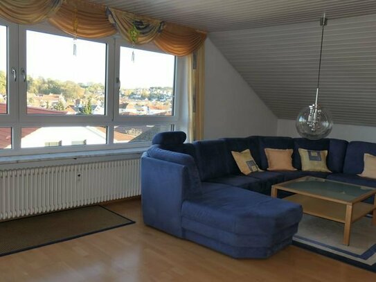 Helle 3-Zimmerwohnung im Dachgeschoss mit Stellplatz in ruhiger Wohnsiedlung von Mainburg!