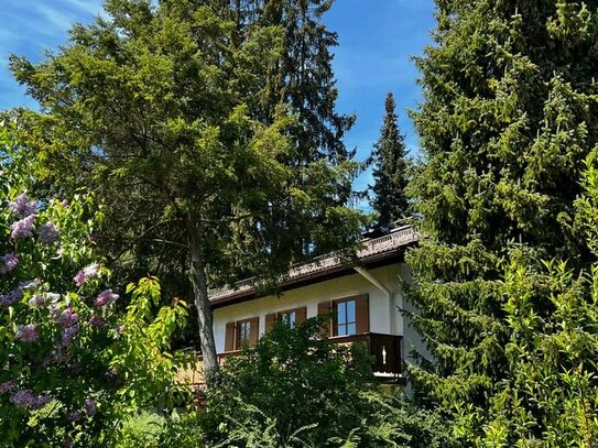 Traumhaftes Grundstück mit 1.182 m² mit renovierungsbedürftigem Einfamilienhaus in Siegsdorf