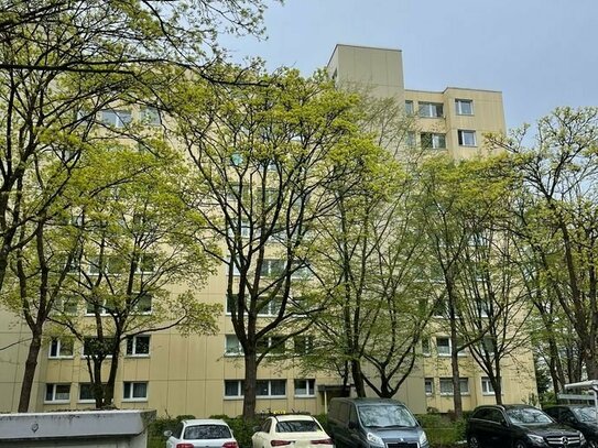 Toll geschnittene 3,5 Zimmerwohnung in München Moosach