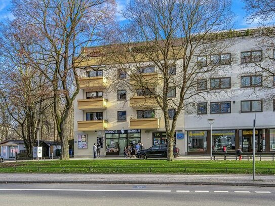 Helle 2-Zimmer Wohnung mit Lift und Balkon, separate Küche, Tageslicht-Bad und TG-Stellplatz.