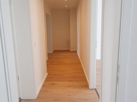 3-Zimmer-Wohnung zentral und frisch saniert