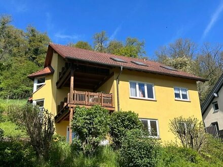 Gepflegtes Einfamilienhaus mit ELW und Blick über die Stadt