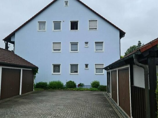 Ruhige 2 - Zimmerwohnung mit Balkon, Einbauküche und Garage in Büchenbach
