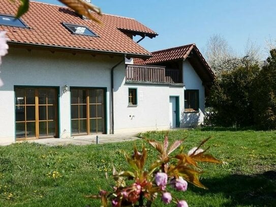 Großzüßgiges Haus mit Kamin und gr. Garten, Balkon, Galerie, Garage, Fußbodenheizung!