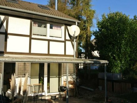 Modernisiertes Reiheneckhaus mit Kamin, Einbauküche, Garage/Stellpl. in Wermelskirchen Dabringhausen