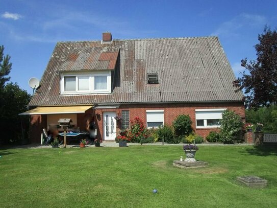 Cuxhaven - Lüdingworth Zweifamilienhaus mit 3 Garagen& Nebengebäude in Natur - Alleinlage