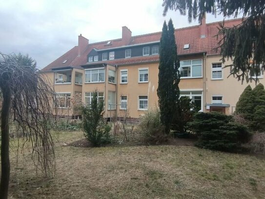 Kleine 2,5 Dachgeschosswohnung mit Stellplatz, EBK und Gartenanteil