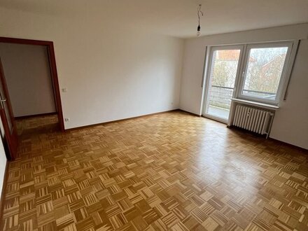 Einziehen und Wohlfühlen, frisch sanierte Wohnung mit Balkon