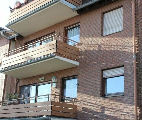 + + gute Raumaufteilung + + Balkon + + Garage + + innenstadtnahe Wohnlage + + ideal für Investoren + +