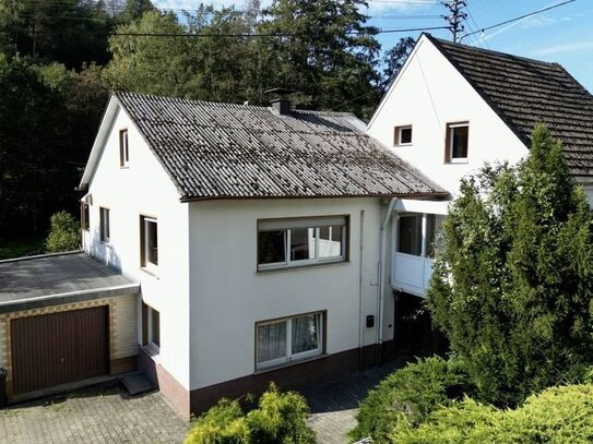 -VERKAUFT- Freistehendes Zweifamilienhaus in Fischbach