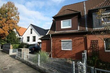 gemütliche Doppelhaushälfte mit wunderschönem Grundstück in Sarstedt